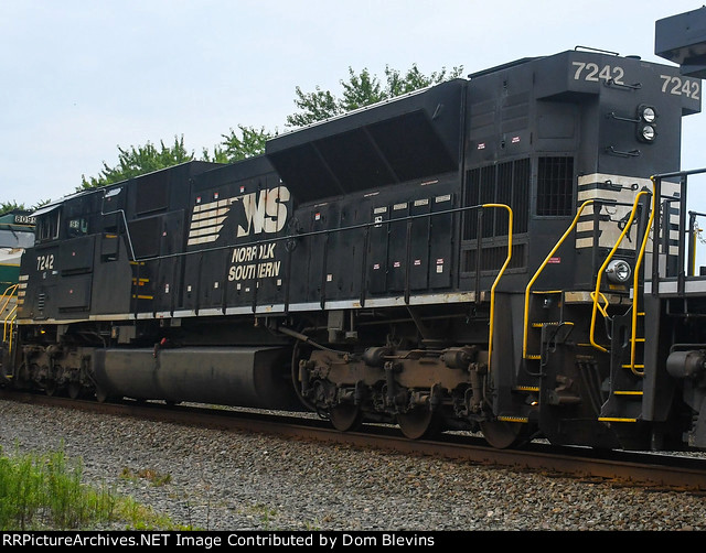 NS 7242